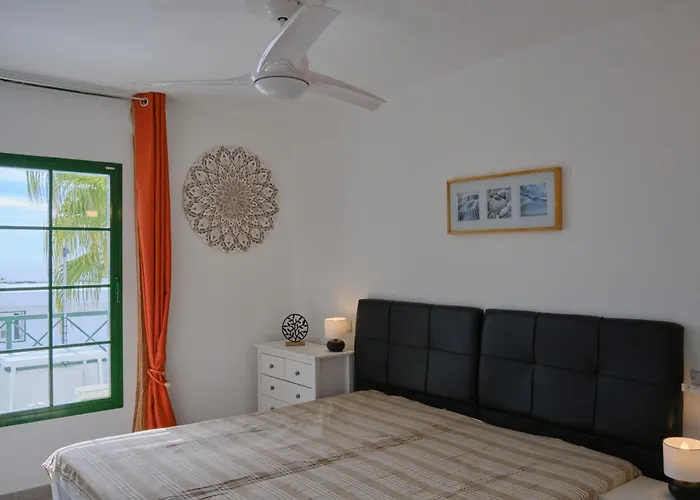 Apartamento Floor Ocean Views Lanzamar - Renovated Gem With A Sunny, Private Terrace & Elevator & Pool - Puerto del Carmen (Lanzarote)