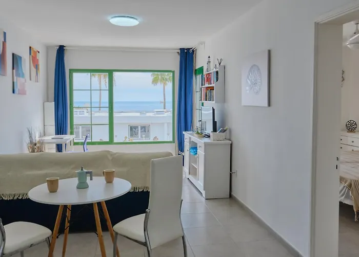 Apartamento Floor Ocean Views Lanzamar - Renovated Gem With A Sunny, Private Terrace & Elevator & Pool -