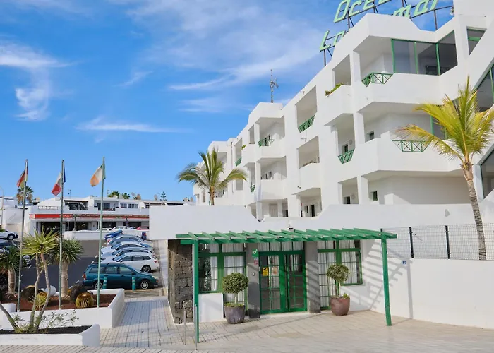 Floor Ocean Views Lanzamar - Renovated Gem With A Sunny, Private Terrace & Elevator & Pool - Apartamento