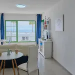 Daire Floor Ocean Views Lanzamar - Renovated Gem With A Sunny, Private Terrace & Elevator & Pool -