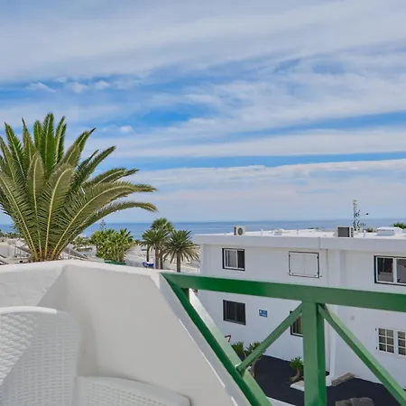 Floor Ocean Views Lanzamar - Renovated Gem With A Sunny, Private Terrace & Elevator & Pool - Daire Puerto del Carmen (Lanzarote)