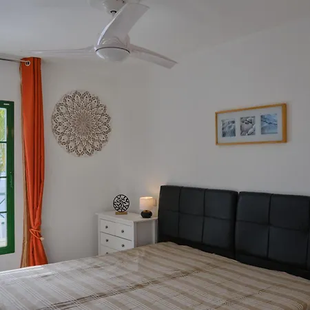 Appartement Floor Ocean Views Lanzamar - Renovated Gem With A Sunny, Private Terrace & Elevator & Pool - Puerto del Carmen (Lanzarote)