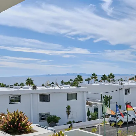 Daire Floor Ocean Views Lanzamar - Renovated Gem With A Sunny, Private Terrace & Elevator & Pool -