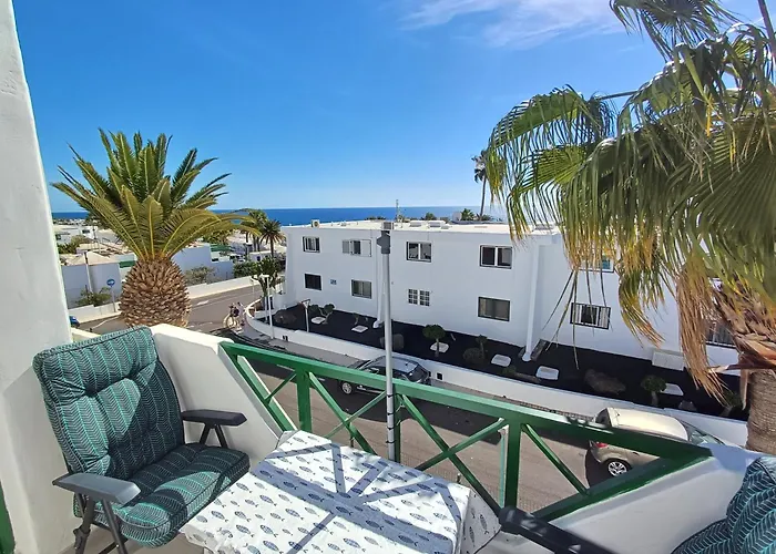 Floor Ocean Views Lanzamar - Renovated Gem With A Sunny, Private Terrace & Elevator & Pool - Lejlighed *
